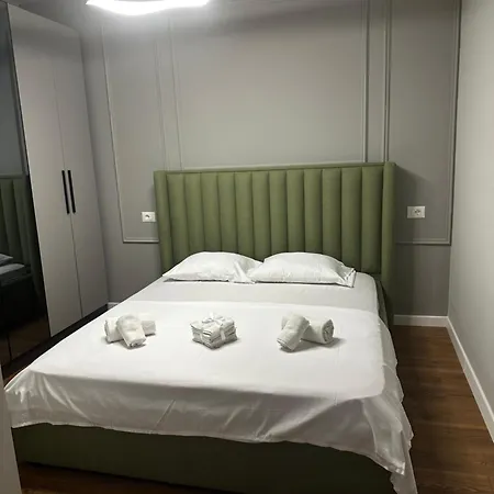 Guenda&mia Τίρανα